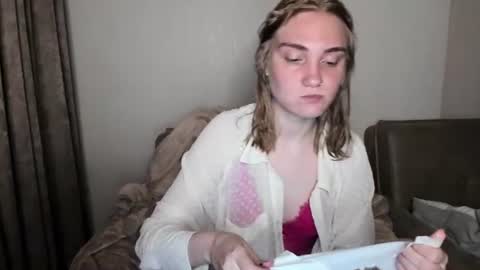 Snapshot of betty_witchy chatting on 07-07-26, 03:53 Dory make me happier online show from 07-07-26, 03:53