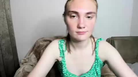 Snapshot of betty_witchy chatting on 07-12-26, 03:08 Dory make me happier online show from 07-12-26, 03:08