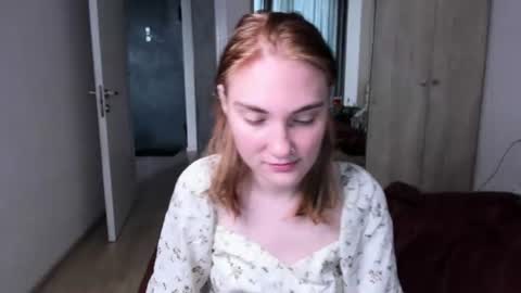 Snapshot of betty_witchy chatting on 07-20-26, 03:10 Dory make me happier online show from 07-20-26, 03:10