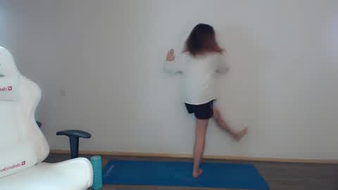 Snapshot of bettystar_ chatting on 12-13-24, 01:44 Betty online show from 12-13-24, 01:44