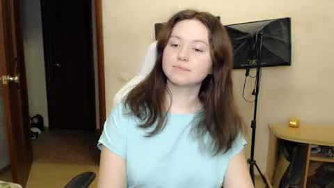 Snapshot of bettystar_ chatting on 10-21-25, 08:42 Betty online show from 10-21-25, 08:42