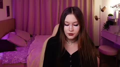 Snapshot of bety_white chatting on 06-14-26, 07:43 Katie online show from 06-14-26, 07:43