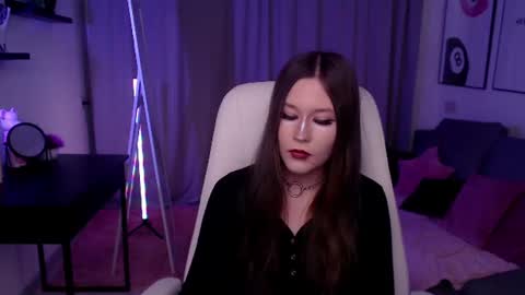 Snapshot of bety_white chatting on 06-16-26, 07:33 Katie online show from 06-16-26, 07:33