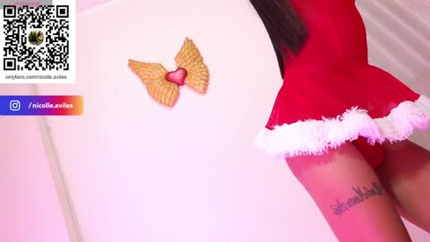 Snapshot of beuty_goddes777 chatting on 12-14-24, 03:51 Nicolle Aviles online show from 12-14-24, 03:51