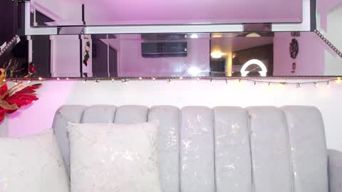 Snapshot of beuty_goddes777 chatting on 12-15-24, 05:56 Nicolle Aviles online show from 12-15-24, 05:56