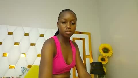 Snapshot of beverlyne5 chatting on 02-15-25, 05:17 beverly online show from 02-15-25, 05:17