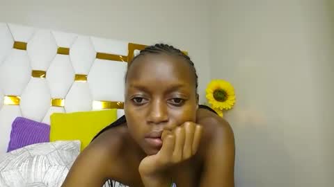 Snapshot of beverlyne5 chatting on 02-18-25, 12:04 beverly online show from 02-18-25, 12:04