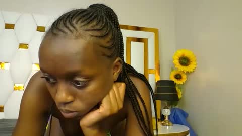 Snapshot of beverlyne5 chatting on 02-18-25, 11:52 beverly online show from 02-18-25, 11:52