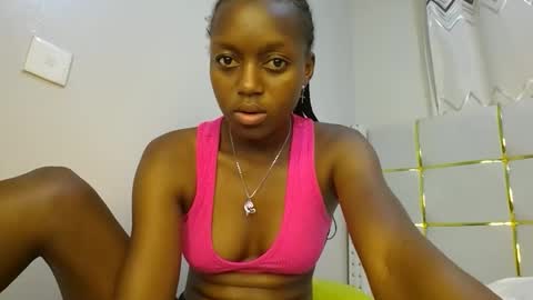 Snapshot of beverlyne5 chatting on 03-09-25, 02:29 beverly online show from 03-09-25, 02:29