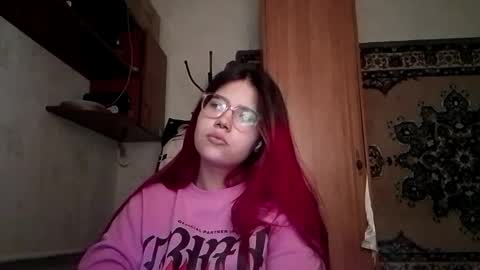 Mia online show from 04-22-26, 10:50