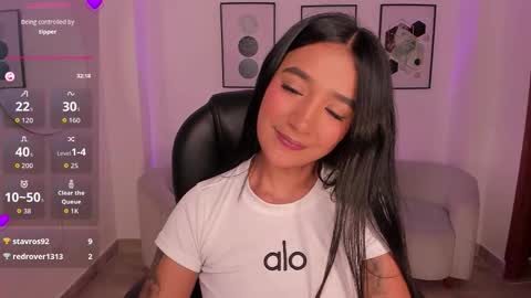 Snapshot of beverlyy_johnson chatting on 12-18-25, 04:18 beverlyy johnson online show from 12-18-25, 04:18