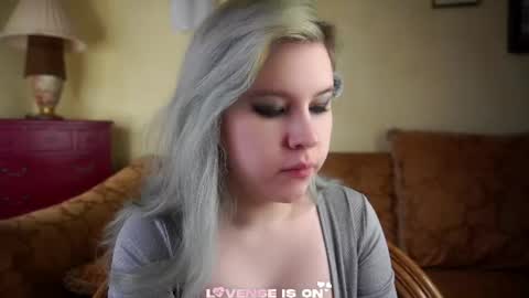 Eliz online show from 07-17-26, 01:12
