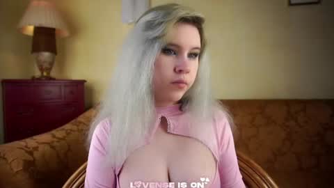 Eliz online show from 07-28-26, 01:23