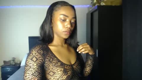 Snapshot of bhritany_brow chatting on 03-10-25, 02:17 Bhri  online show from 03-10-25, 02:17