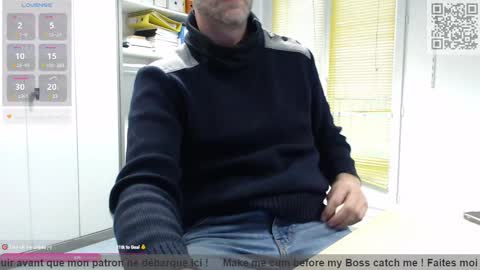 My name is David and if you like public exhibitions you wont be disappointed with me LoL - My favorite vibes is 44  online show from 01-29-25, 02:00