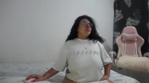 Bianca Tuesday to Sunday from 2am to 6am UTC-5 online show from 11-19-25, 10:15