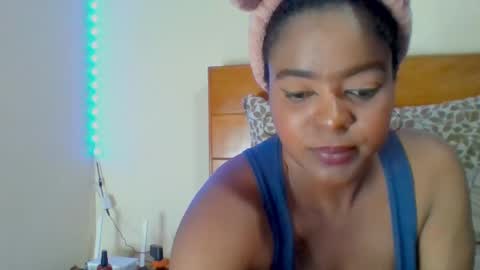 Snapshot of bianca_ebony chatting on 01-06-25, 01:42 bianca ebony online show from 01-06-25, 01:42