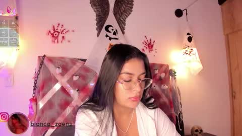 Snapshot of bianca_zaens1 chatting on 10-30-25, 10:38 B I A N C A online show from 10-30-25, 10:38