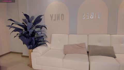 Snapshot of biancapierce_ chatting on 01-06-25, 11:18 Bianca Pierce online show from 01-06-25, 11:18