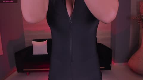 Snapshot of biancapierce_ chatting on 01-14-25, 11:53 Bianca Pierce online show from 01-14-25, 11:53