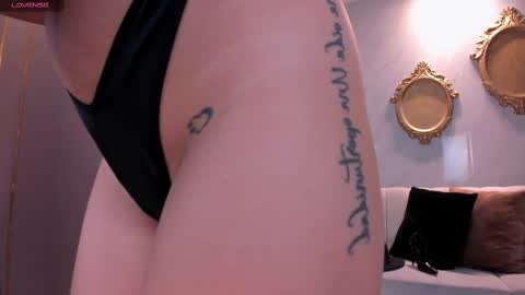 Snapshot of biancapierce_ chatting on 02-17-25, 11:55 Bianca Pierce online show from 02-17-25, 11:55
