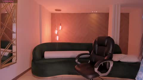 Snapshot of biancapierce_ chatting on 02-19-25, 11:06 Bianca Pierce online show from 02-19-25, 11:06