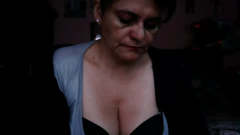 Snapshot of biancasteel chatting on 05-15-26, 12:01 biancasteel online show from 05-15-26, 12:01