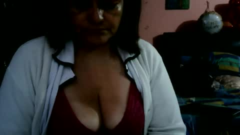 Snapshot of biancasteel chatting on 06-12-26, 10:41 biancasteel online show from 06-12-26, 10:41