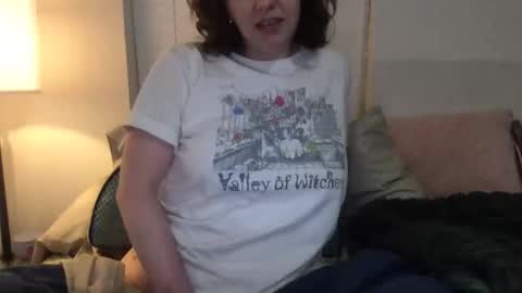 Snapshot of bibibi999 chatting on 02-17-26, 11:44 Rose online show from 02-17-26, 11:44