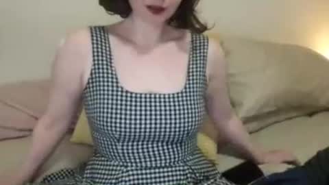 Snapshot of bibibi999 chatting on 06-15-26, 11:51 Rose online show from 06-15-26, 11:51