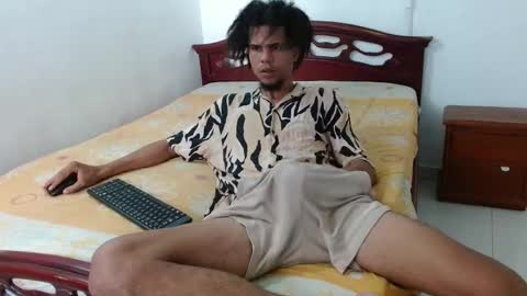 Snapshot of big_boy_lee chatting on 09-10-25, 08:09 Camilo online show from 09-10-25, 08:09