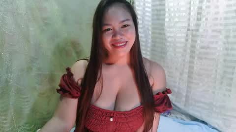 Snapshot of big_buttasian chatting on 01-09-25, 01:29 Grace - online show from 01-09-25, 01:29