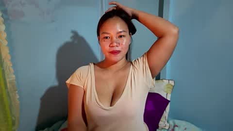 Snapshot of big_buttasian chatting on 03-05-25, 12:00 Grace - online show from 03-05-25, 12:00