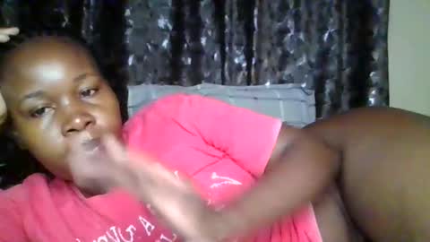 Snapshot of big_diva chatting on 06-01-26, 02:35 big_diva online show from 06-01-26, 02:35