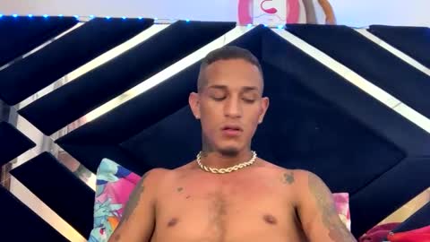 Snapshot of big_latin666 chatting on 01-01-25, 11:27 Stiven Leon online show from 01-01-25, 11:27