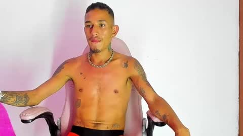 Snapshot of big_latin666 chatting on 02-06-25, 04:42 Stiven Leon online show from 02-06-25, 04:42