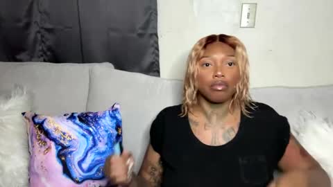 Snapshot of big_lavish chatting on 01-06-25, 04:04 Big Lavish online show from 01-06-25, 04:04