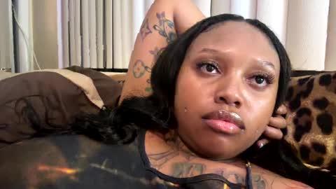 Snapshot of big_lavish chatting on 01-12-25, 04:31 Big Lavish online show from 01-12-25, 04:31