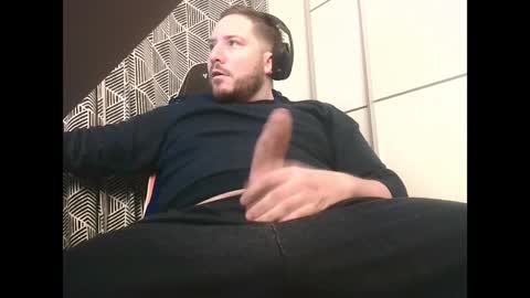 Snapshot of big_sele chatting on 12-23-24, 07:06 bigbroly88 online show from 12-23-24, 07:06