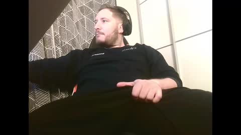 Snapshot of big_sele chatting on 02-15-25, 03:42 bigbroly88 online show from 02-15-25, 03:42