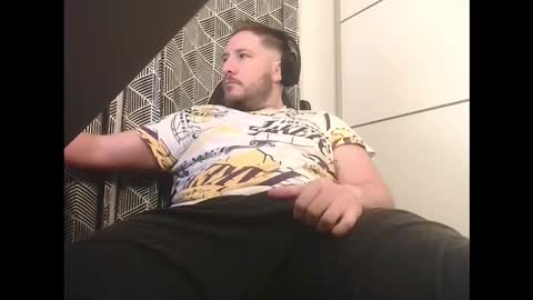 Snapshot of big_sele chatting on 11-09-25, 06:01 bigbroly88 online show from 11-09-25, 06:01