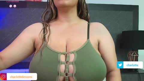 Snapshot of big_tits_in_your_face chatting on 02-04-25, 08:06 Tell me Sophia  online show from 02-04-25, 08:06