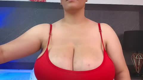 Snapshot of big_tits_in_your_face chatting on 02-19-25, 08:10 Tell me Sophia  online show from 02-19-25, 08:10