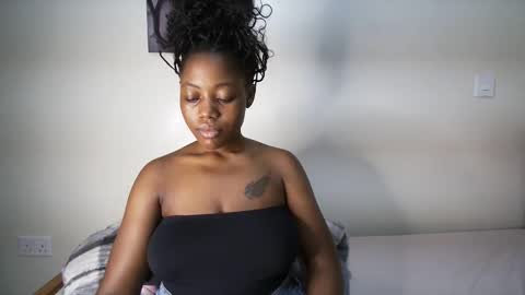 Snapshot of bigassmello_ chatting on 05-11-26, 08:17 bigassmello_ online show from 05-11-26, 08:17