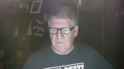 Snapshot of bigbeerdrinker1 chatting on 02-17-25, 09:24 bigbeerdrinker online show from 02-17-25, 09:24