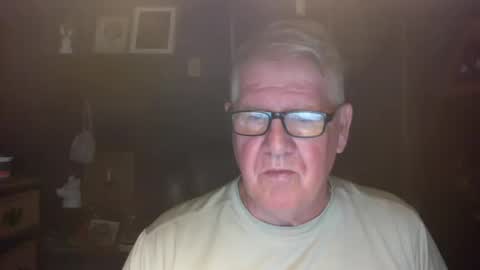 Snapshot of bigbeerdrinker1 chatting on 10-10-25, 06:34 bigbeerdrinker online show from 10-10-25, 06:34