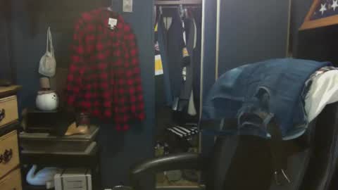 Snapshot of bigbeerdrinker1 chatting on 11-06-25, 04:41 bigbeerdrinker online show from 11-06-25, 04:41