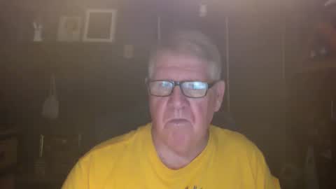 Snapshot of bigbeerdrinker1 chatting on 11-17-25, 06:41 bigbeerdrinker online show from 11-17-25, 06:41