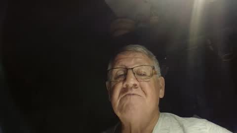 Snapshot of bigbeerdrinker1 chatting on 11-20-25, 04:56 bigbeerdrinker online show from 11-20-25, 04:56