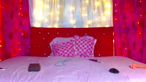 Lissa online show from 11-19-25, 01:38